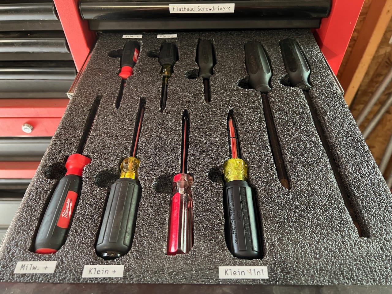 Phillips screwdrivers organized in Kaizen Foam.